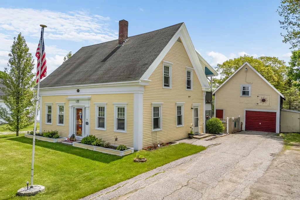 14 Brooklyn Heights Road Thomaston ME 04861