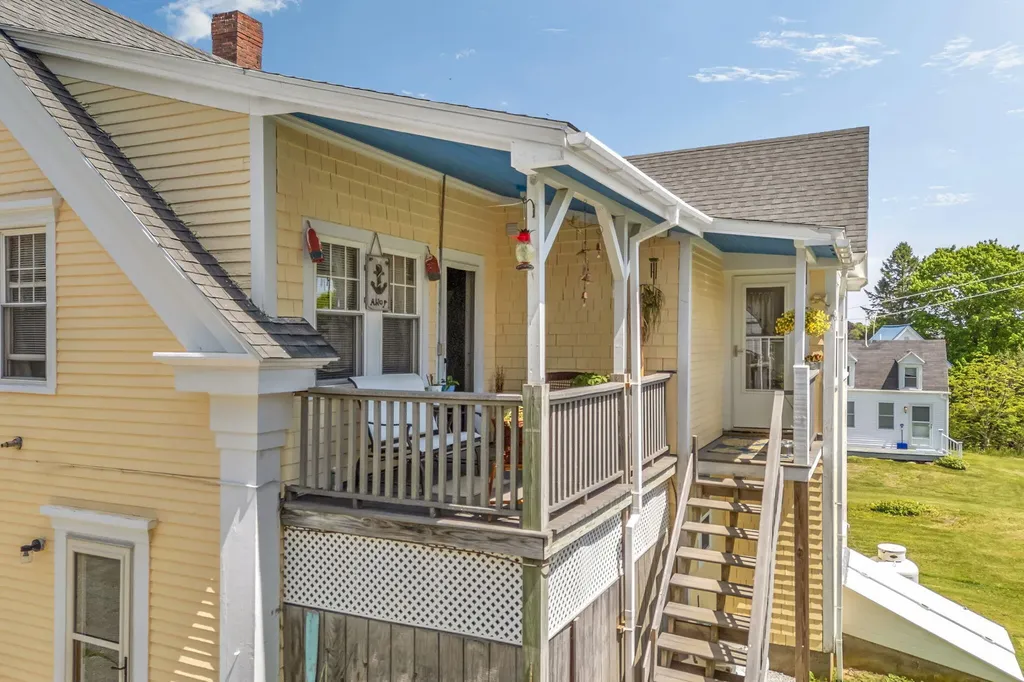 14 Brooklyn Heights Road Thomaston ME 04861