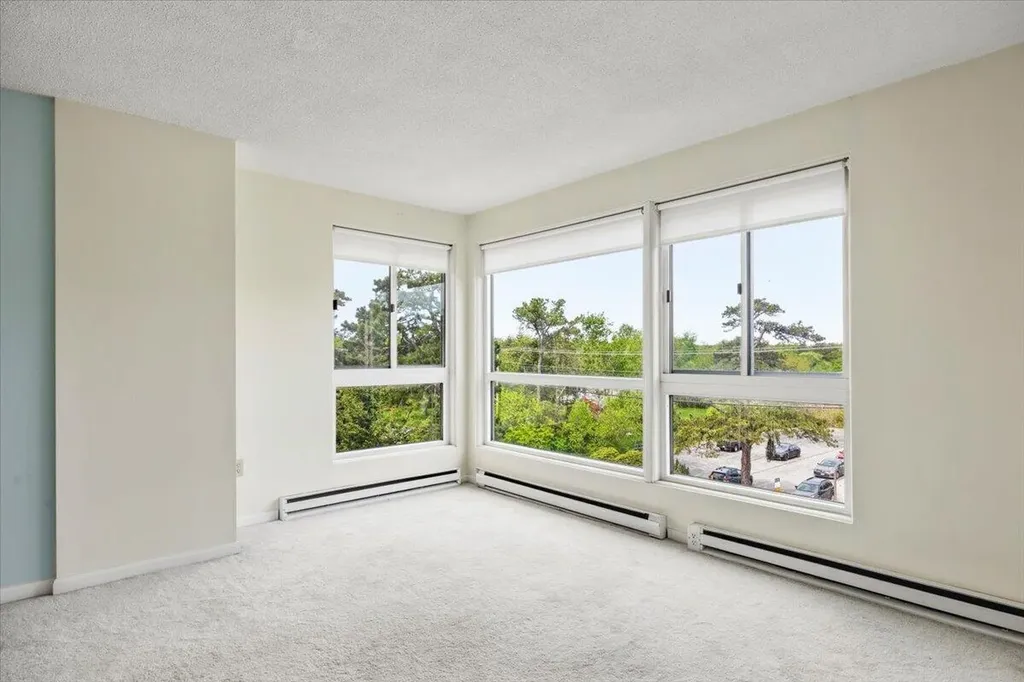 215 E Grand Avenue Old Orchard Beach ME 04064