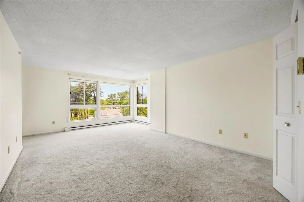 215 E Grand Avenue Old Orchard Beach ME 04064