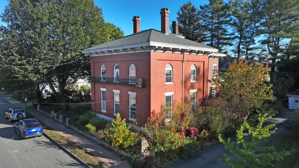11 Lincoln Street Brunswick ME 04011