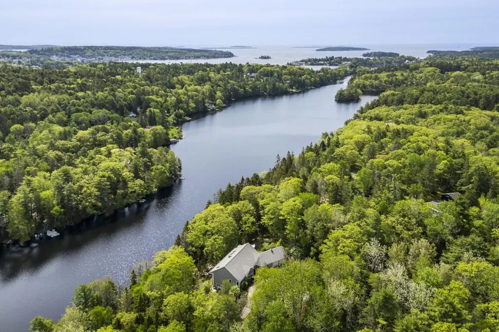 236 Lakeside Drive Boothbay Harbor ME 04538