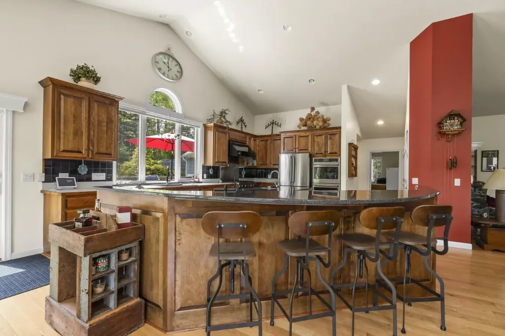 236 Lakeside Drive Boothbay Harbor ME 04538