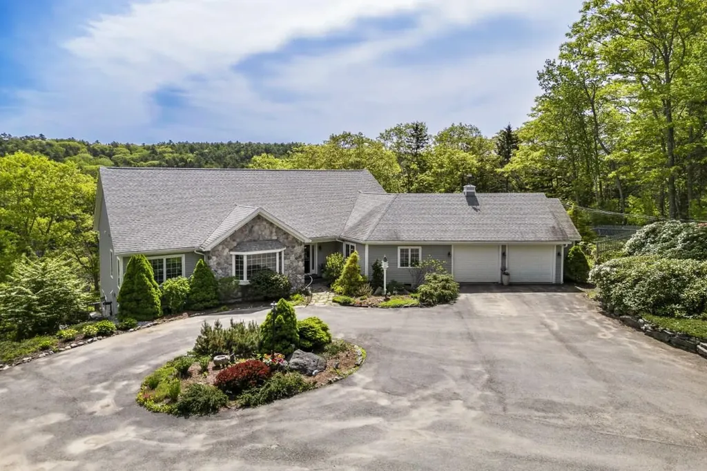 236 Lakeside Drive Boothbay Harbor ME 04538