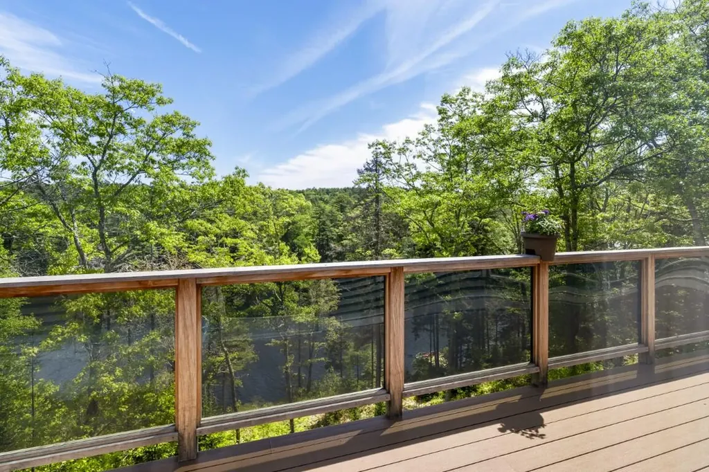 236 Lakeside Drive Boothbay Harbor ME 04538