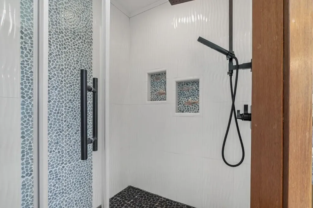 236 Lakeside Drive Boothbay Harbor ME 04538