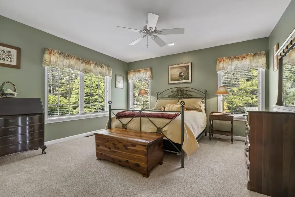 236 Lakeside Drive Boothbay Harbor ME 04538