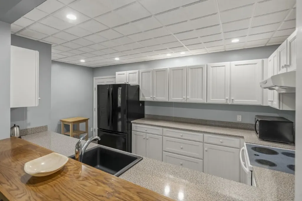 236 Lakeside Drive Boothbay Harbor ME 04538