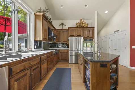 236 Lakeside Drive Boothbay Harbor ME 04538