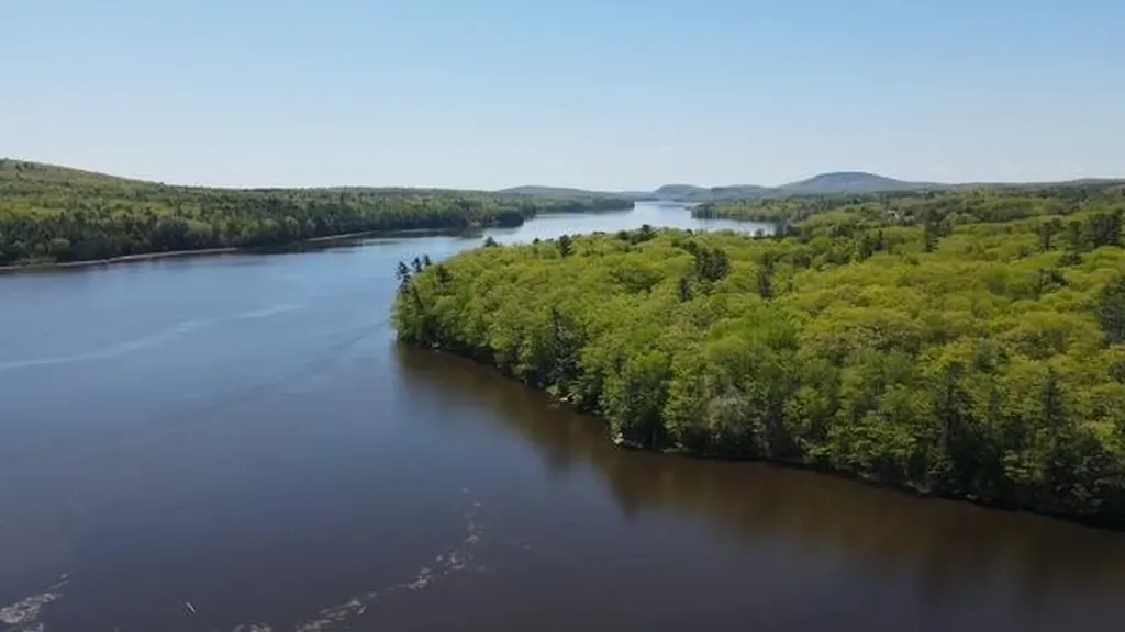 39 Lower Oak Point Road Winterport ME 04496