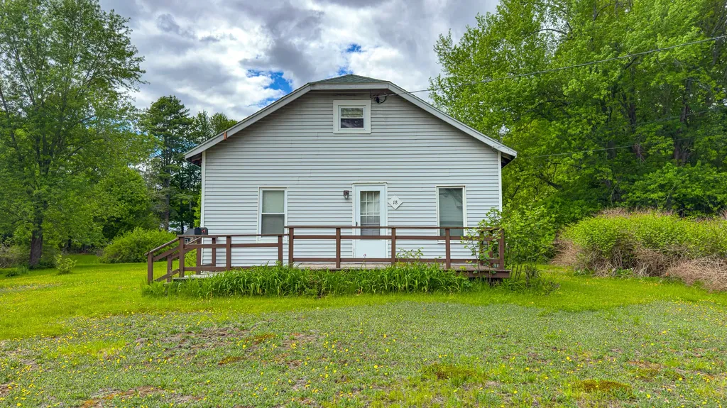 18 Forest Avenue Bridgton ME 04009
