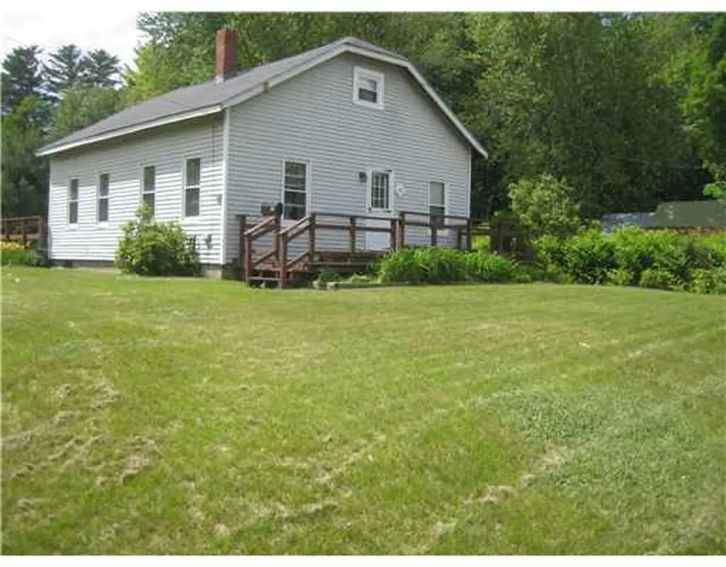 18 Forest Avenue Bridgton ME 04009