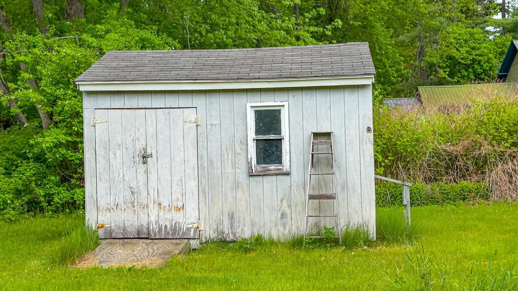 18 Forest Avenue Bridgton ME 04009