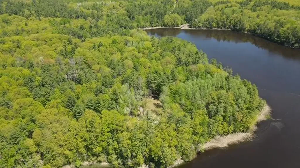55 Lower Oak Point Road Winterport ME 04496