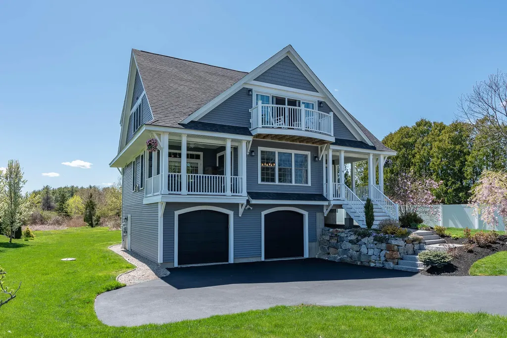 2 Cottage Way Kittery ME 03904