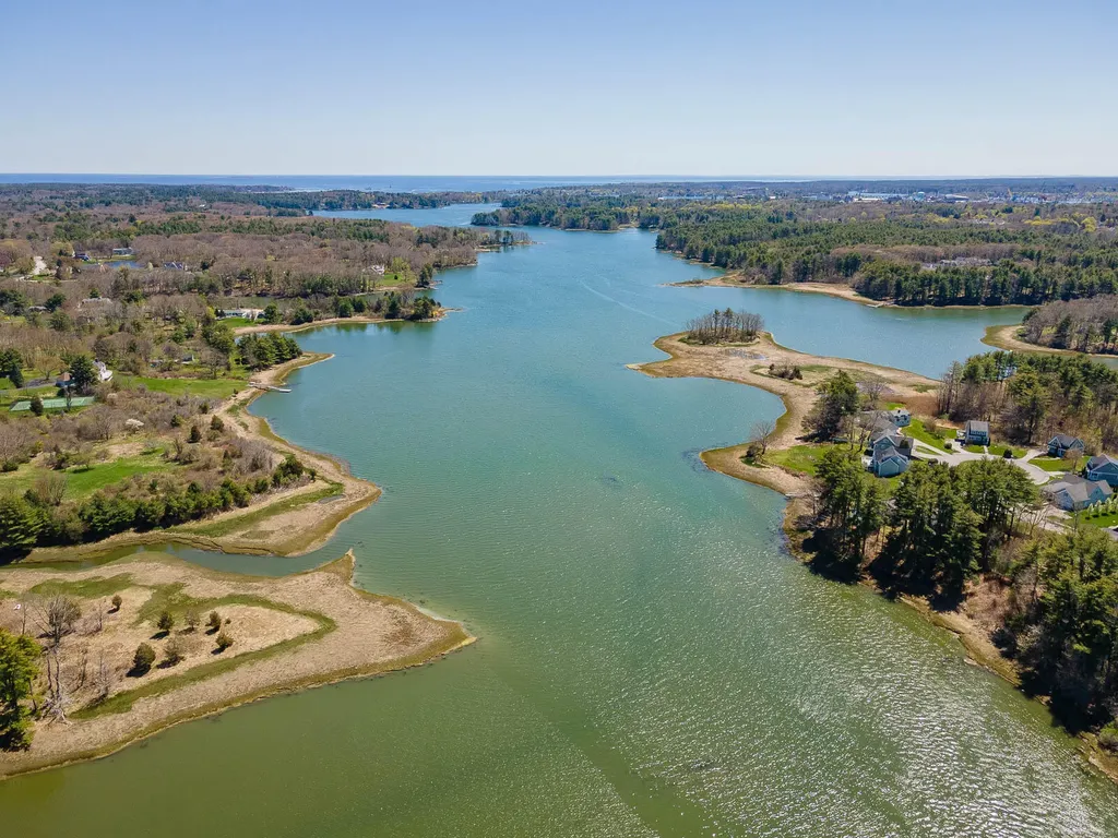 2 Cottage Way Kittery ME 03904