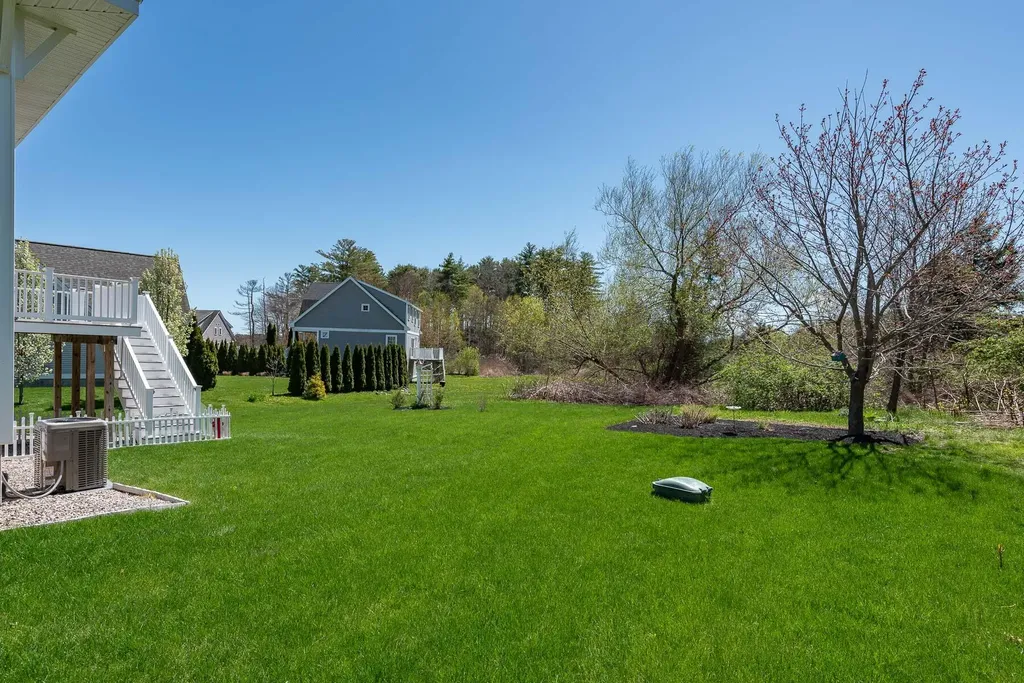 2 Cottage Way Kittery ME 03904