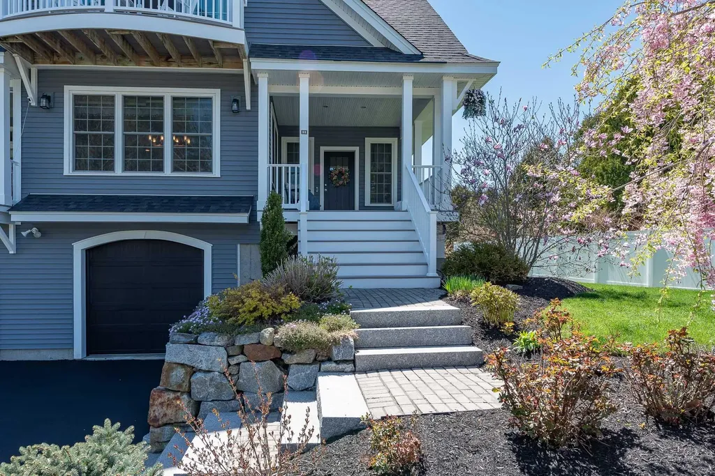 2 Cottage Way Kittery ME 03904