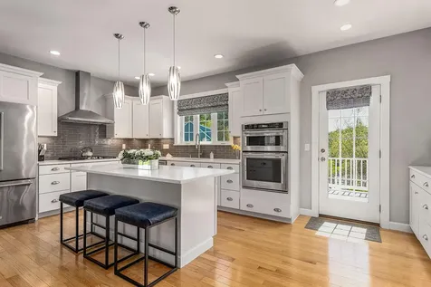 2 Cottage Way Kittery ME 03904