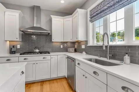 2 Cottage Way Kittery ME 03904