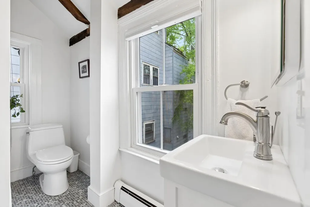 3 Taylor Street Portland ME 04102