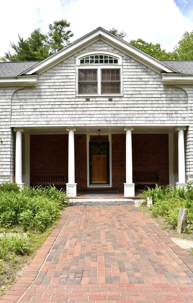 10 Meeting House Lane Chebeague Island ME 04017