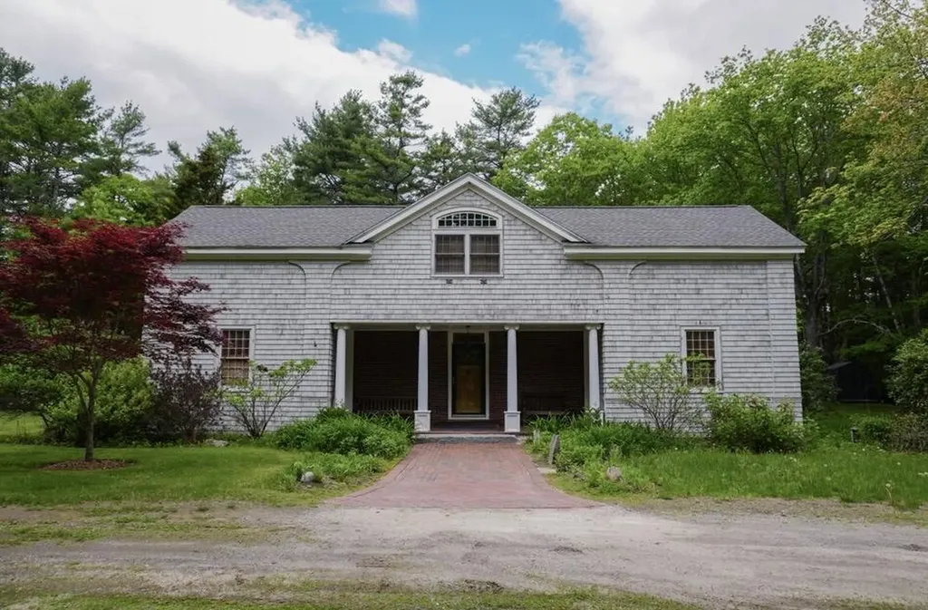 10 Meeting House Lane Chebeague Island ME 04017