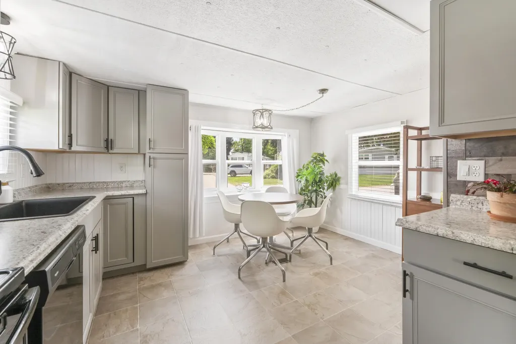 113 Blackberry Place Kittery ME 03904