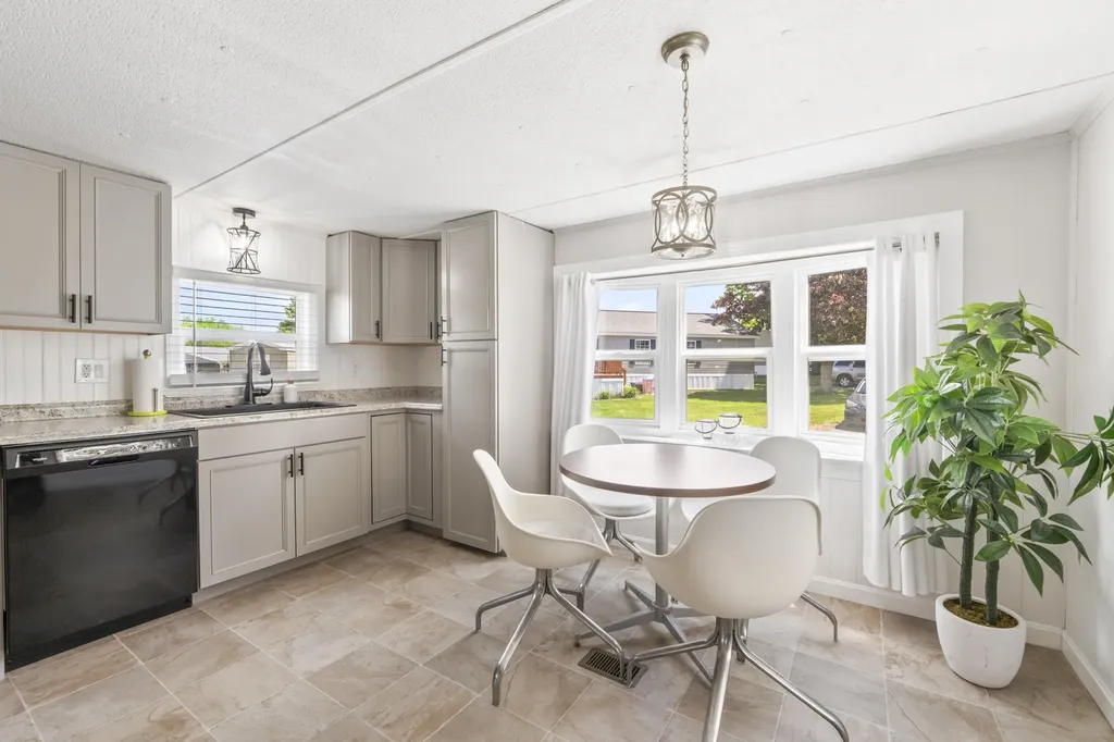 113 Blackberry Place Kittery ME 03904