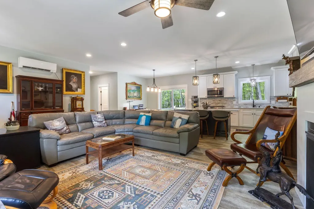 15 Sunshine Lane Wells ME 04090