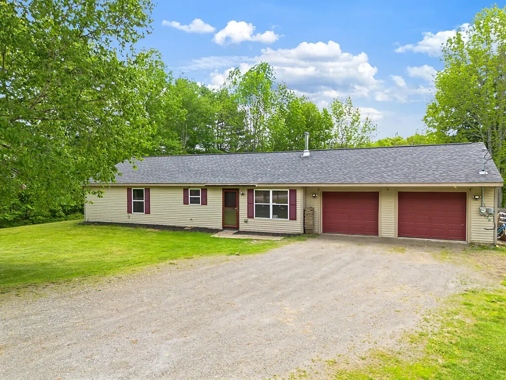 121 Dutton Road China ME 04358
