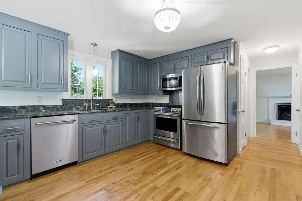 128 Curtis Road Portland ME 04103