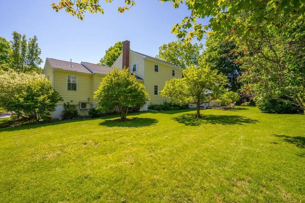 128 Curtis Road Portland ME 04103