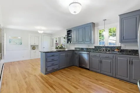 128 Curtis Road Portland ME 04103