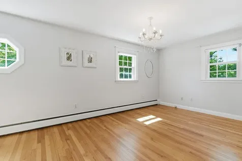 128 Curtis Road Portland ME 04103