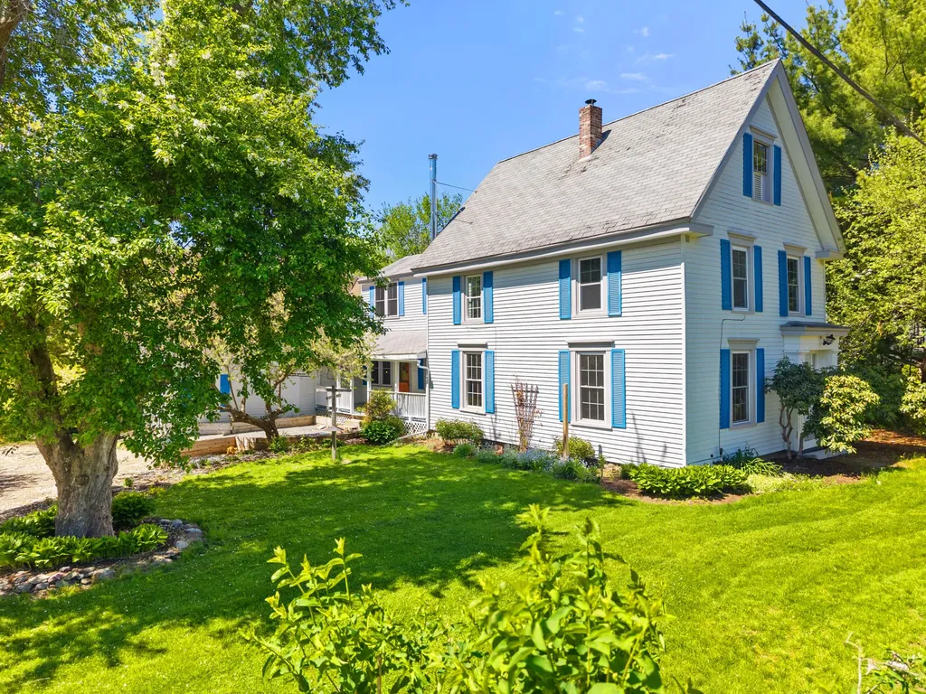31 Dean Street Winterport ME 04496