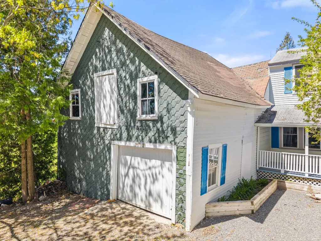 31 Dean Street Winterport ME 04496