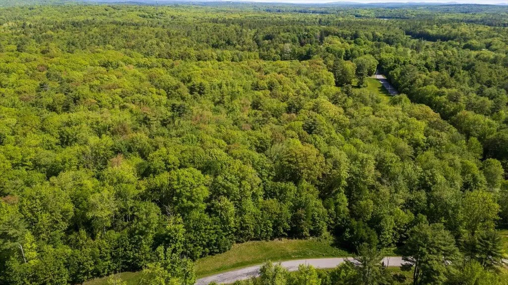 31-2 Nissen Farm Lane Damariscotta ME 04543
