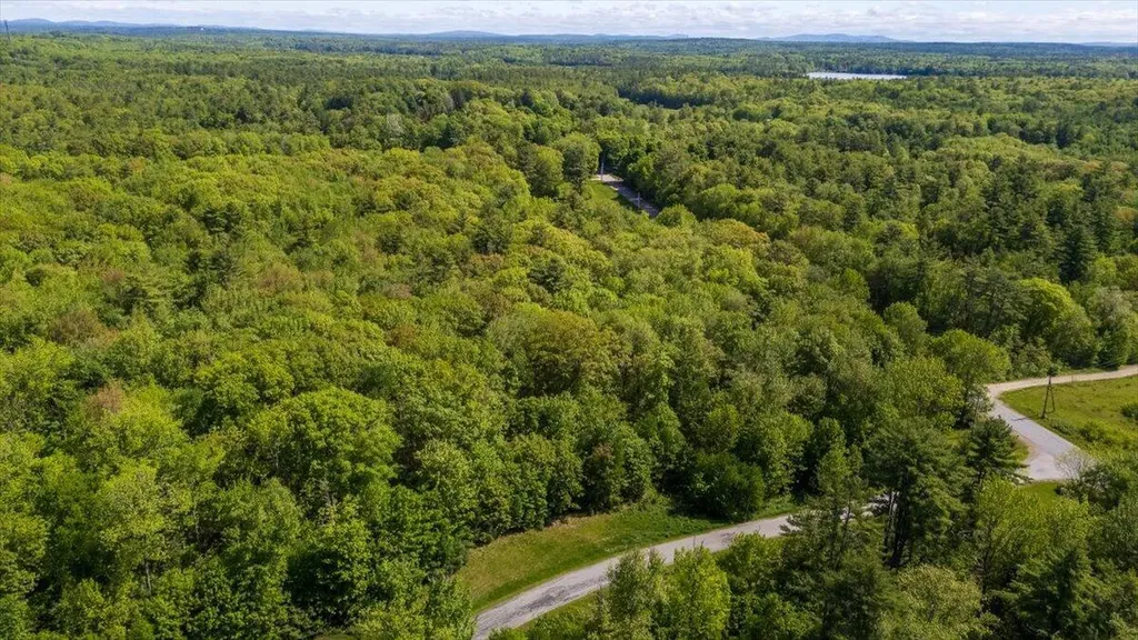 31-2 Nissen Farm Lane Damariscotta ME 04543