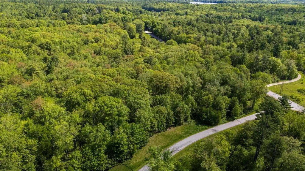 31-2 Nissen Farm Lane Damariscotta ME 04543
