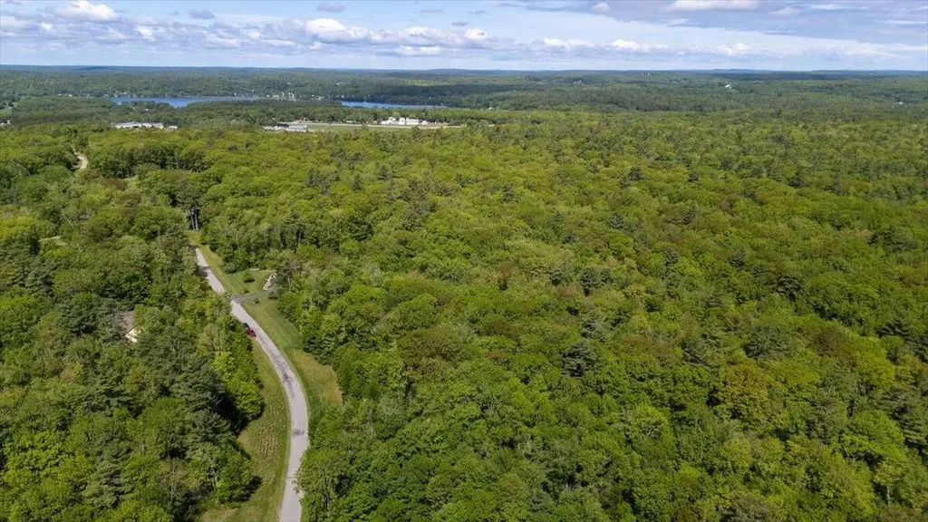 31-2 Nissen Farm Lane Damariscotta ME 04543