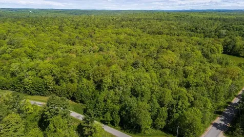 31-2 Nissen Farm Lane Damariscotta ME 04543
