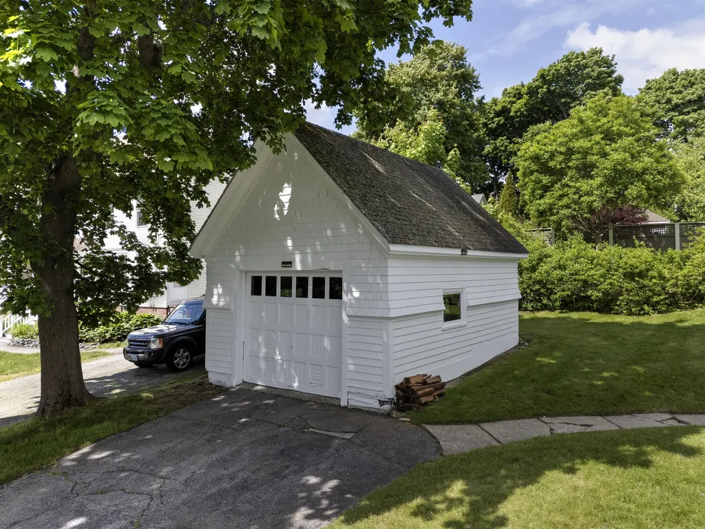 76 Beacon Street Portland ME 04103