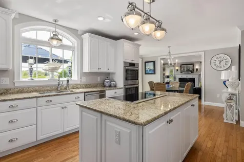 12 Perrys Way Berwick ME 03901