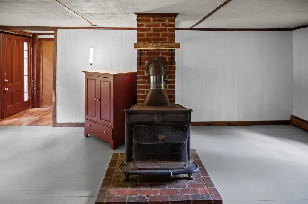 21 Dearborn Road Hiram ME 04041