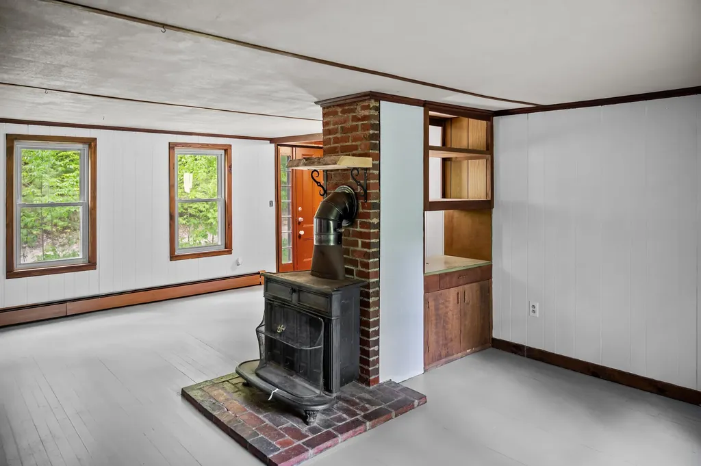 21 Dearborn Road Hiram ME 04041