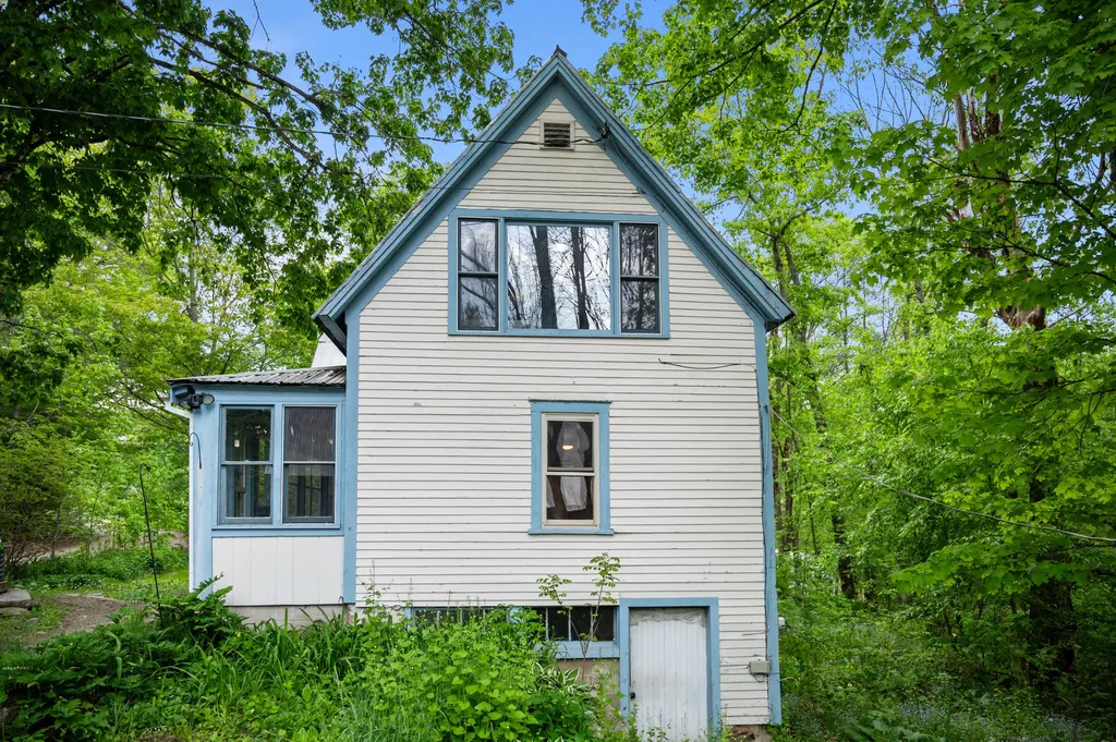 21 Dearborn Road Hiram ME 04041