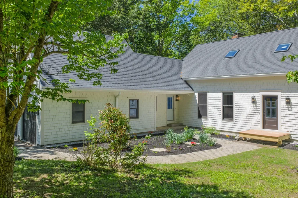 29 Pond Shore Drive Cumberland ME 04021