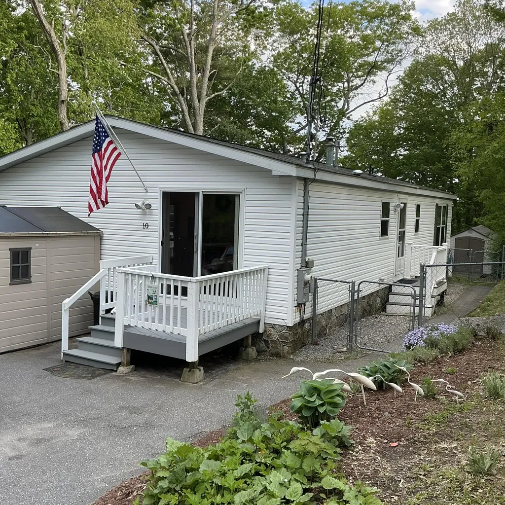 10 Maple Street Extension Topsham ME 04086