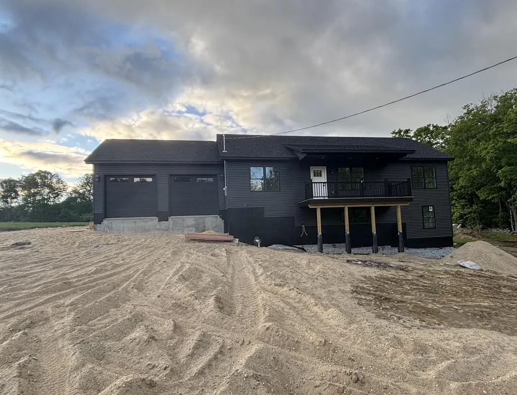 3 Meadow Lane Oxford ME 04270